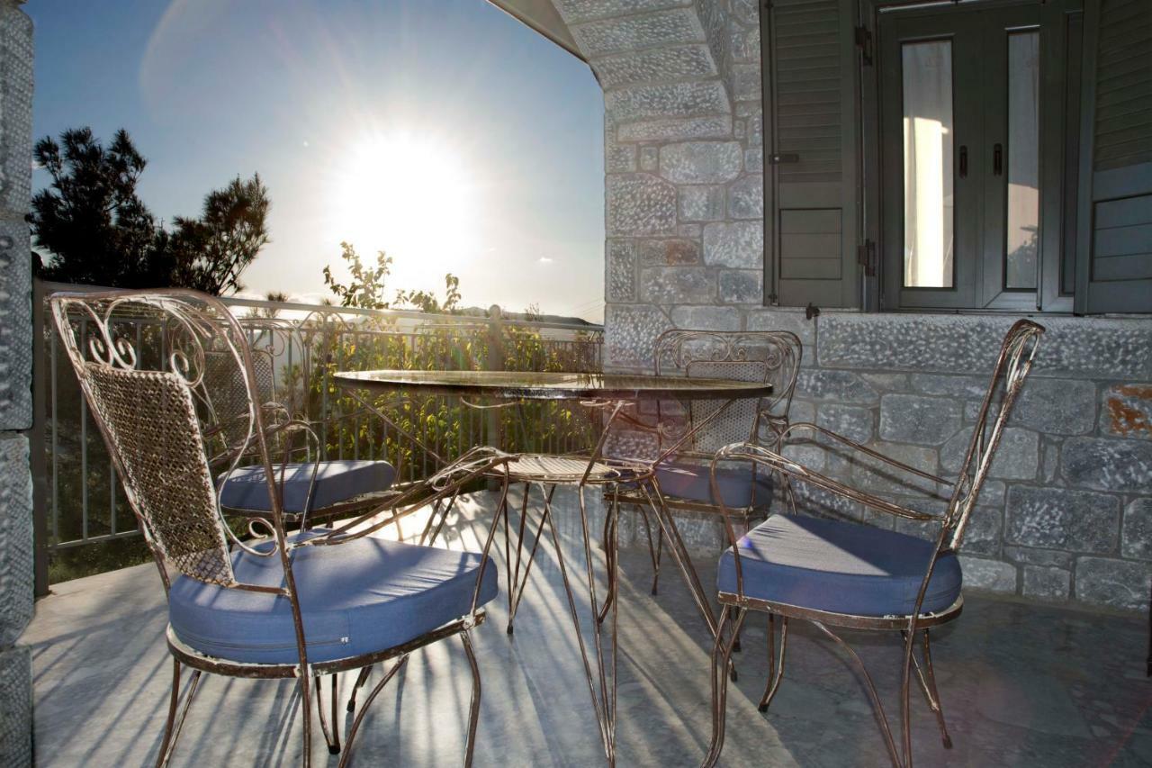 Villa The Balcony Of Mani Tseria Exterior foto